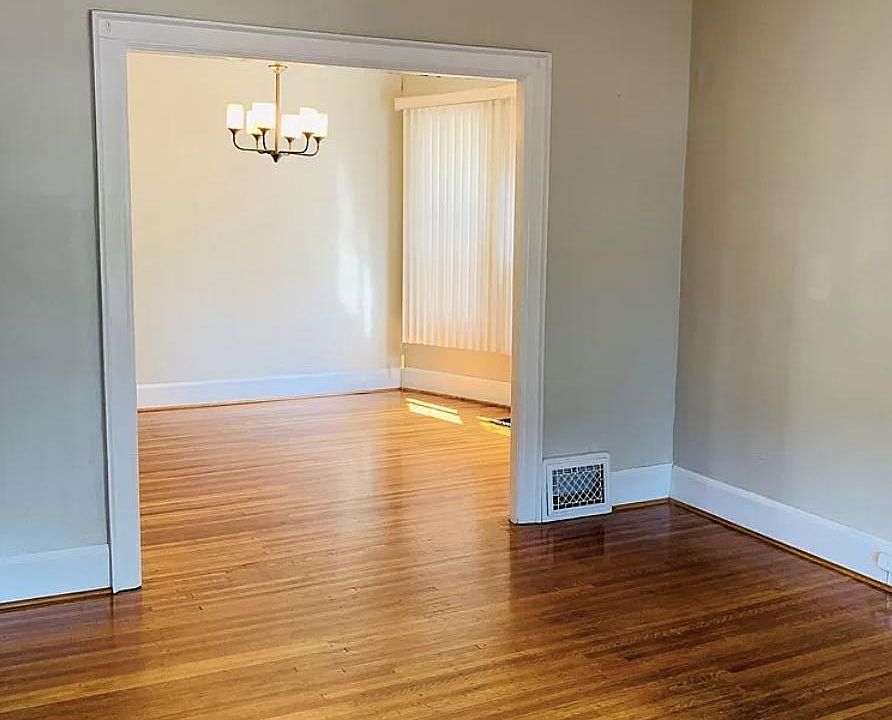 1st image of 829 Ashland Ave #1