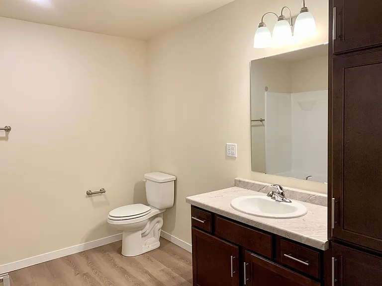 1419 Pine St #9 — Photo 32