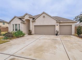 215 Bentwater Ln, Clute, TX 77531