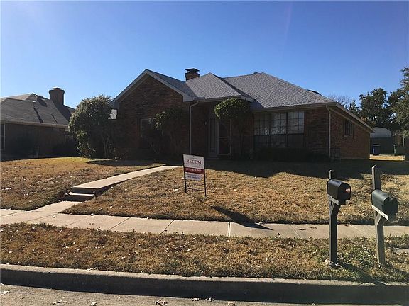 3rd image of 1829 Knob Hill Dr