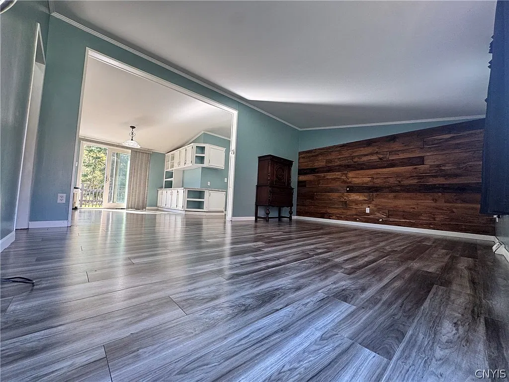 3 bed, 2.0 bath, 1428 sqft, $2,500 — Photo 3