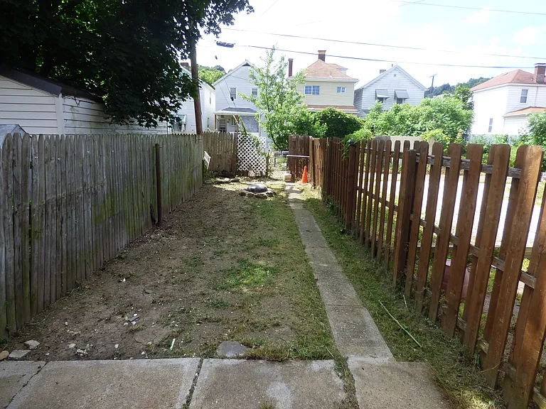 1134 Race St — Photo 17