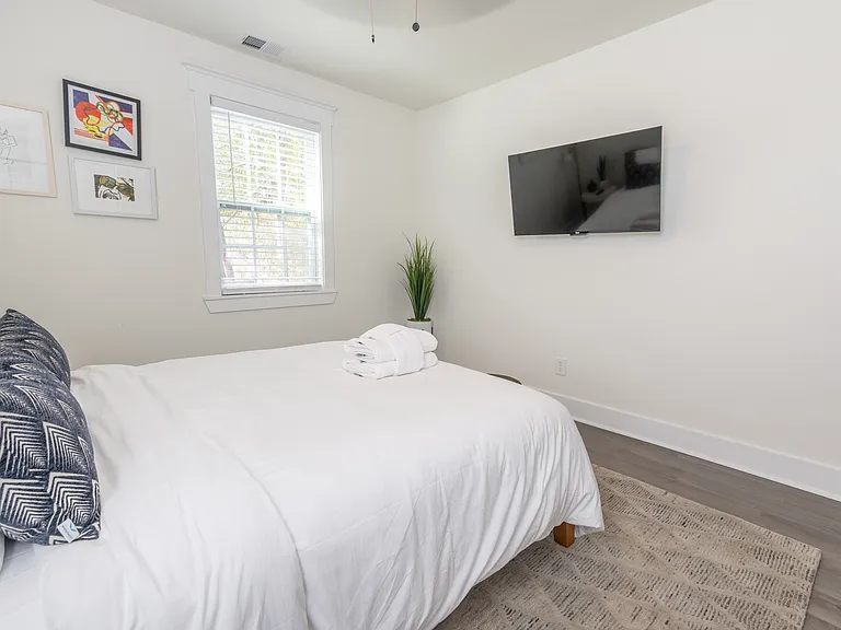 4747 Independent Ave — Photo 30