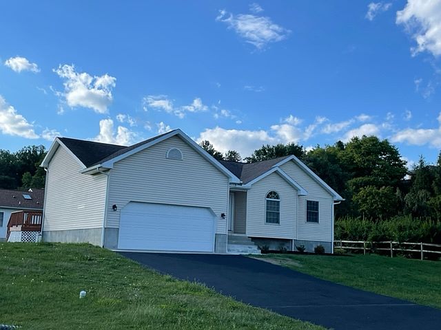 1st image of 2577 Reservoir Rd