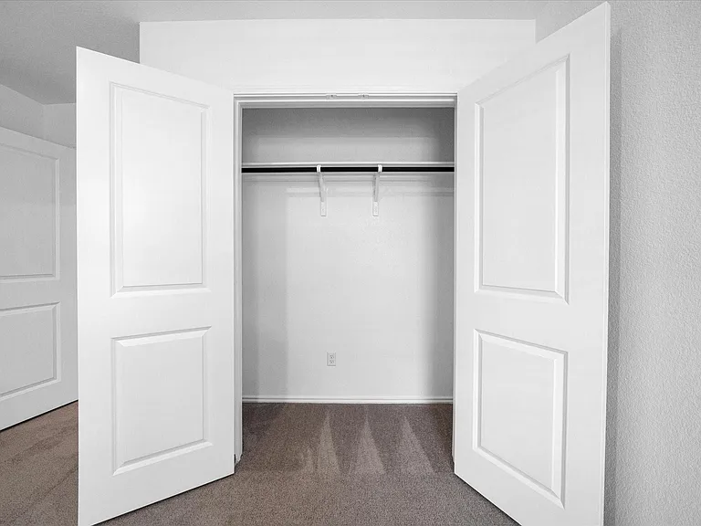 145 Crawford — Photo 32