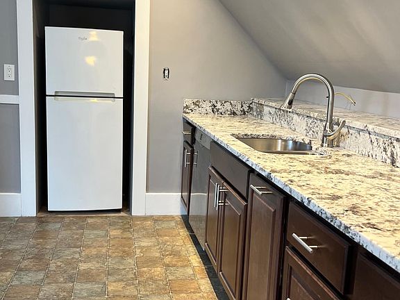 4th image of 49 Essex St APT 3