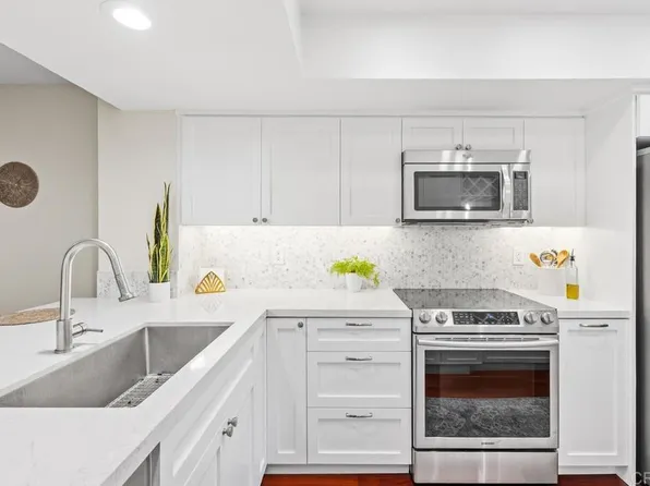 853 America Way, Del Mar, CA 92014