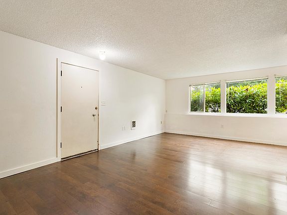 5th image of 8519 23rd Ave NE APT 1