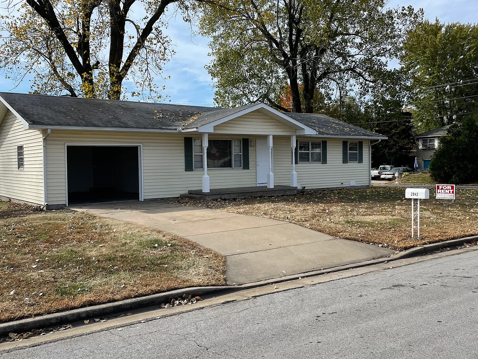3 bed, $1,350 — Photo 1