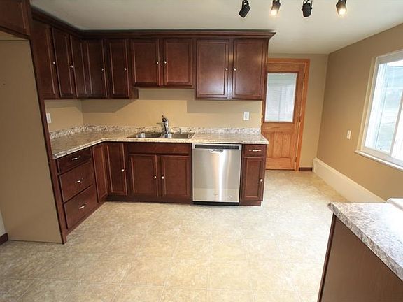 4th image of 920 Cribbs St