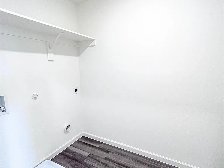424 Madison Way — Photo 17