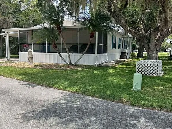 224 Oak St SW, Labelle, FL 33935