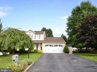 3 Mountain Ash Dr, Hanover, PA 17331