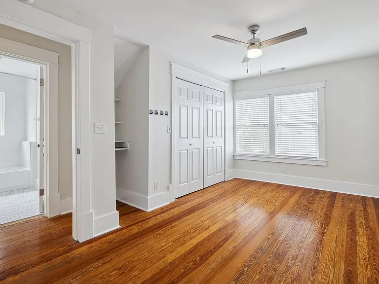 1106 Lawrence Ave — Photo 23