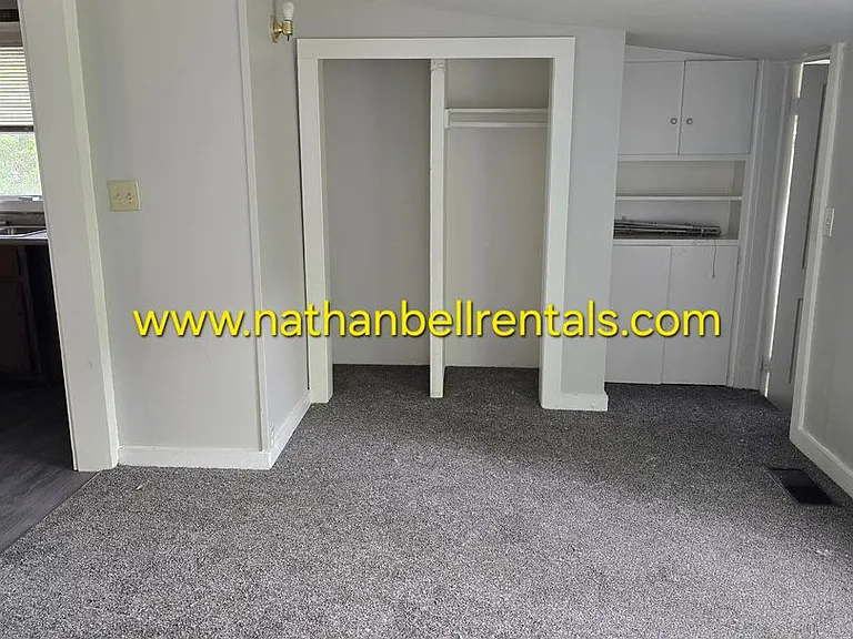 101 23rd St SE — Photo 3
