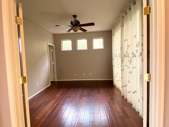 5th image of 337 W Swan Dr