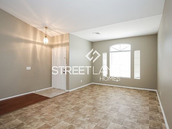 3rd image of 4744 Petersburg Ln