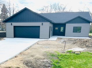313 NE 1st St, Rothsay, MN 56579