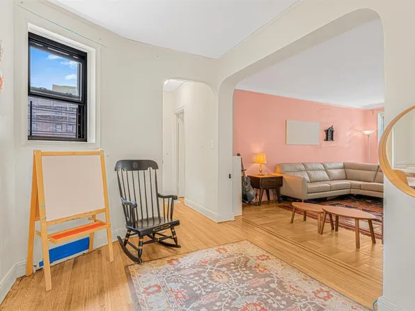 41-12 41st Street #4-E, Sunnyside, NY 11104