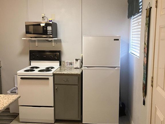2nd image of 211 Circle Dr APT 3