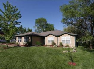 1403 SW Clinton St, Oak Grove, MO 64075