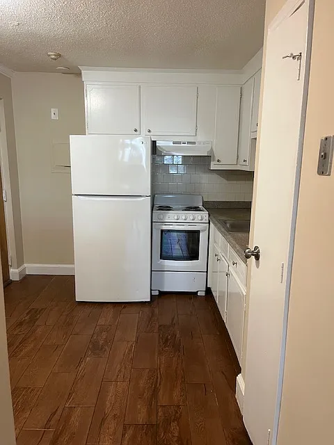 2 bed, 750 sqft, $2,000 — Photo 2
