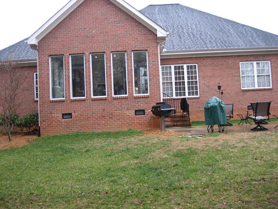 2nd image of 1530 Worthington Pl