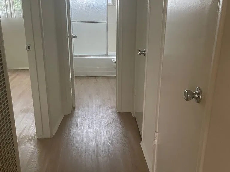 320 S Elm Dr — Photo 8