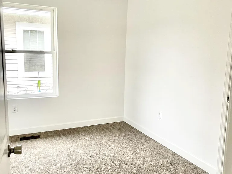 3421 N Raceway Rd — Photo 8