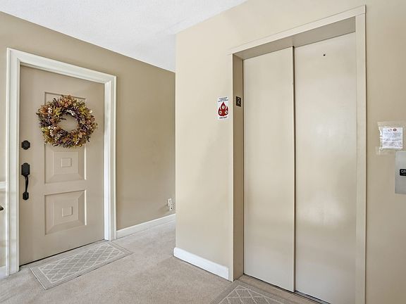 5th image of 3215 E Locust St APT 71