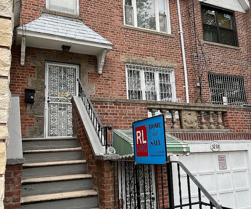 2nd image of 3288 46th St