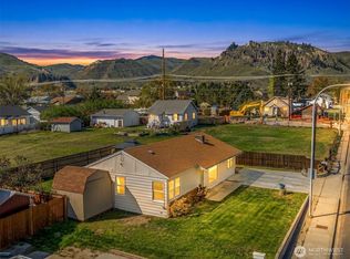 565 Crawford Avenue, Wenatchee, WA 98801
