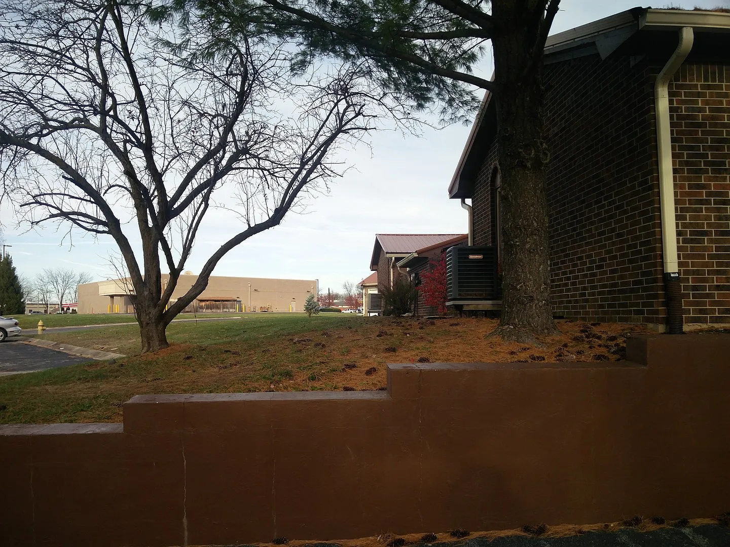Los Ranchos — Photo 2