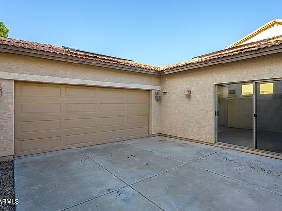 4th image of 5162 W LAUREL Avenue