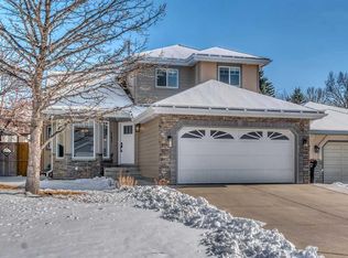 167 W Douglasbank Mews SE, Calgary, AB T2Z 2J5