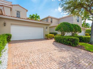 834 E Spinnaker Dr E, Hollywood, FL 33019