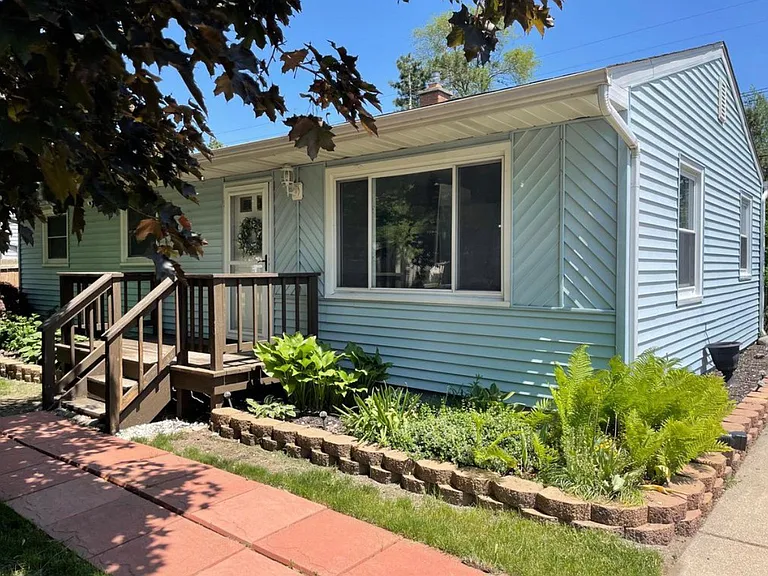 46568 Waco St — Photo 2