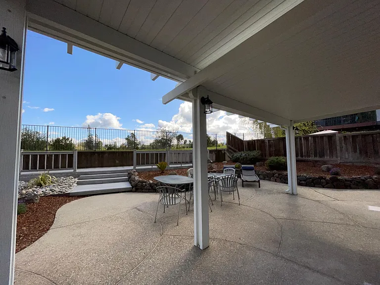 2254 Lake Crest Ct — Photo 26