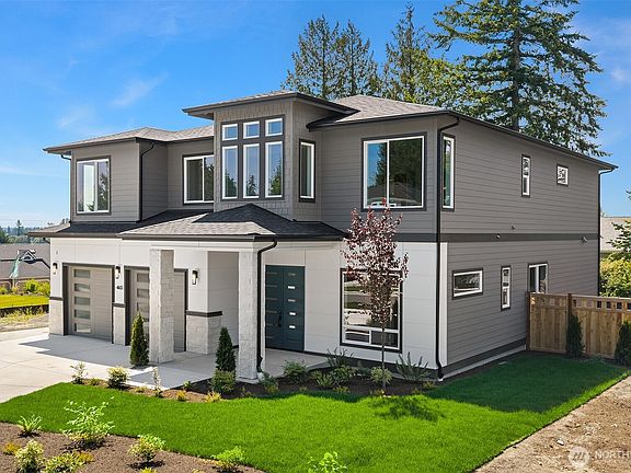 2nd image of 465 Orcas Ave NE