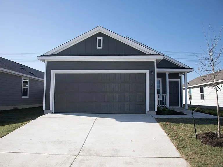 1127 Catfish Ln — Photo 2