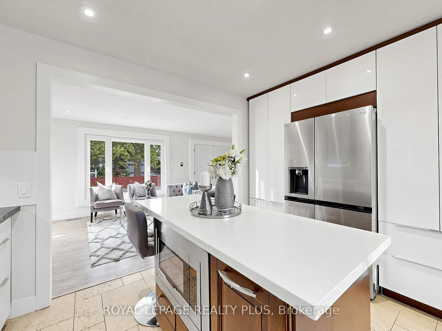 3 bed, $4,100 — Photo 4