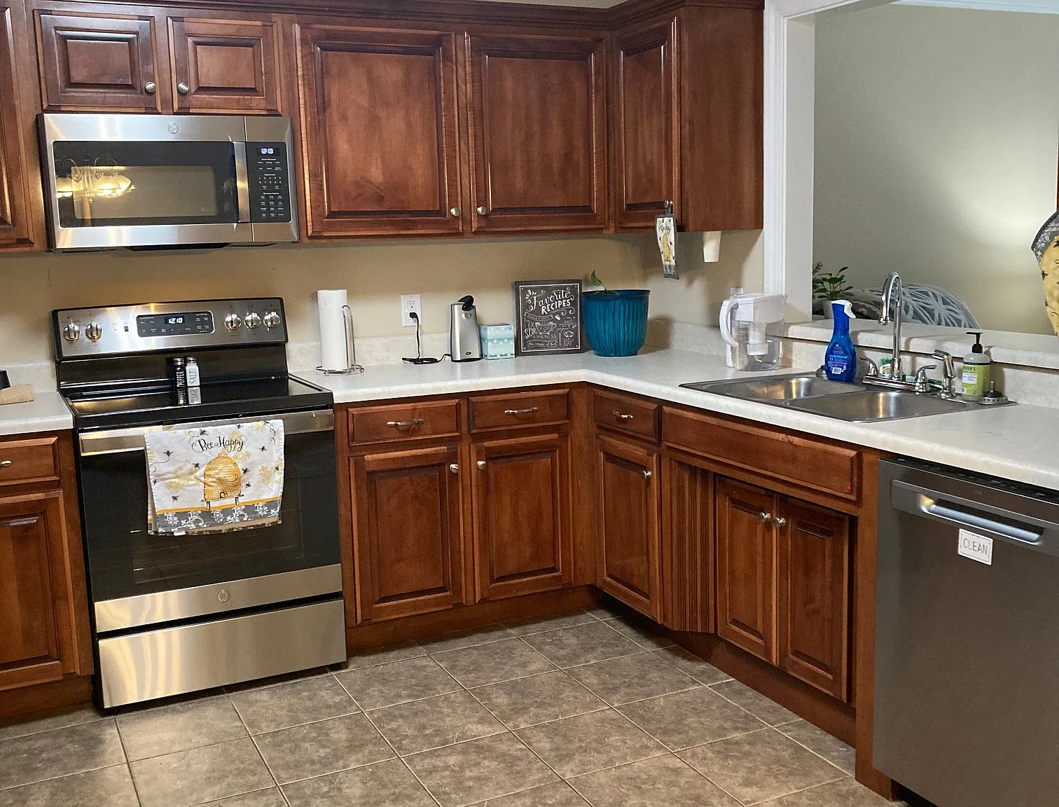 2 bed, 2.5 bath, 1550 sqft, $1,650 — Photo 4