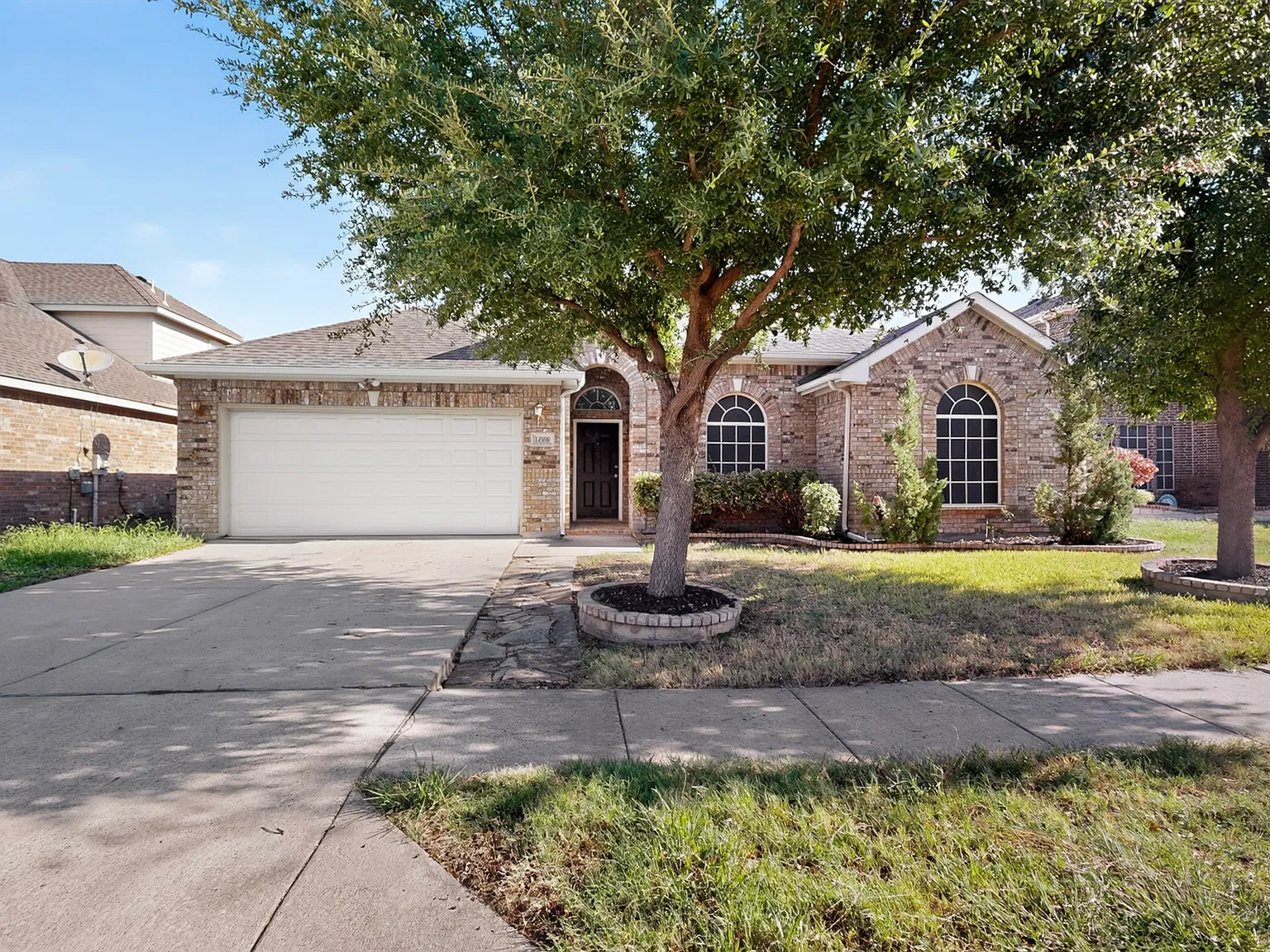 4 bed, 2.5 bath, 2631 sqft, $2,695 — Photo 2