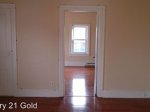 2nd image of 30 N Franklin St #2