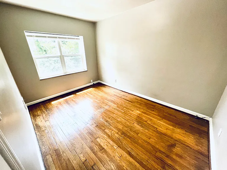 1571 Waltham Rd — Photo 9