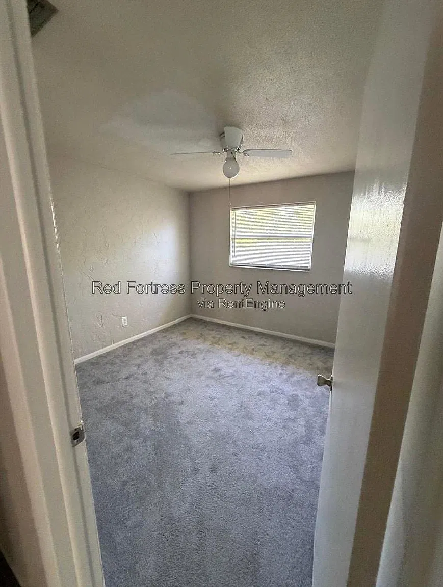 2 bed, 1.0 bath, 900 sqft, $1,095 — Photo 4