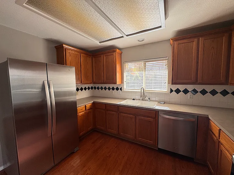 2322 Clover Ridge Dr — Photo 3