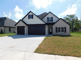 1306 Carrara St, Springdale, AR 72762