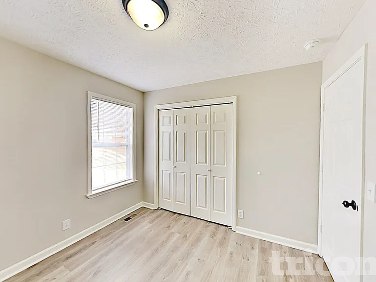 240 Green Hills Dr — Photo 10
