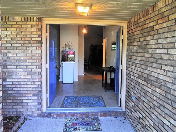 2nd image of 3201 Fairview Dr